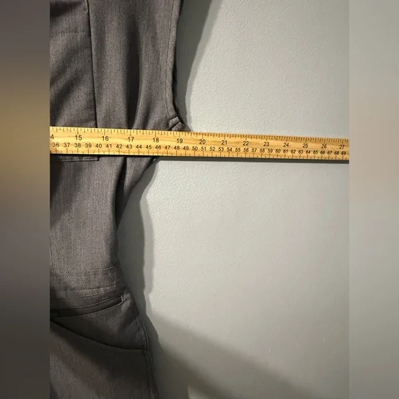 FIGS Rafaela Cargo FIONx ScrubJumpsuit In Graphite Women’s Scrubs Size XXS - Picture 13 of 16